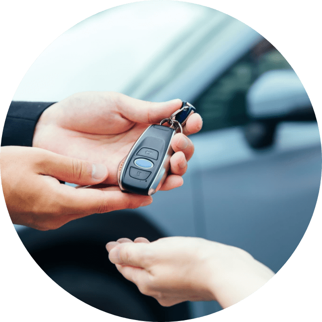 鍵を渡している