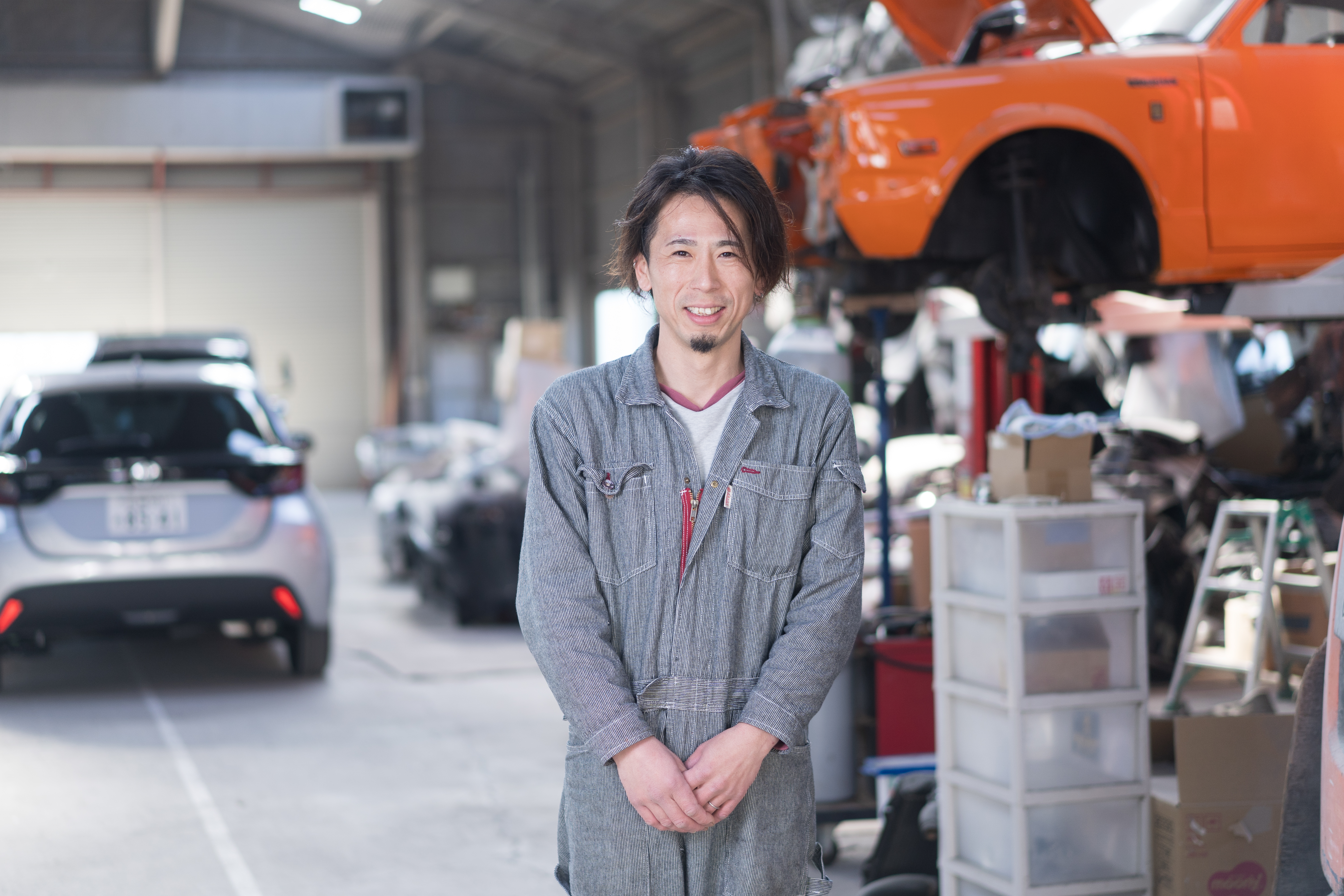 運転中の女性